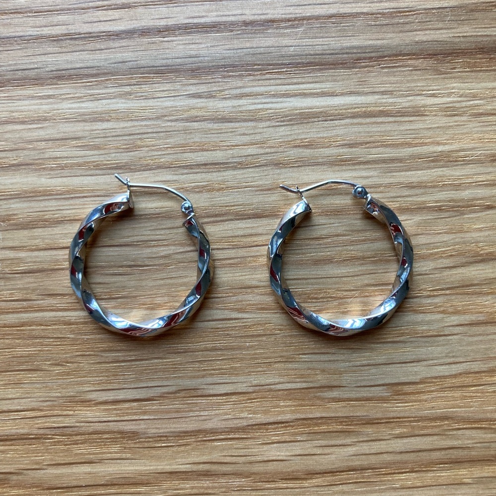 14K White Gold Swirl Hoop Earrings